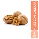 nuez-con-cascara